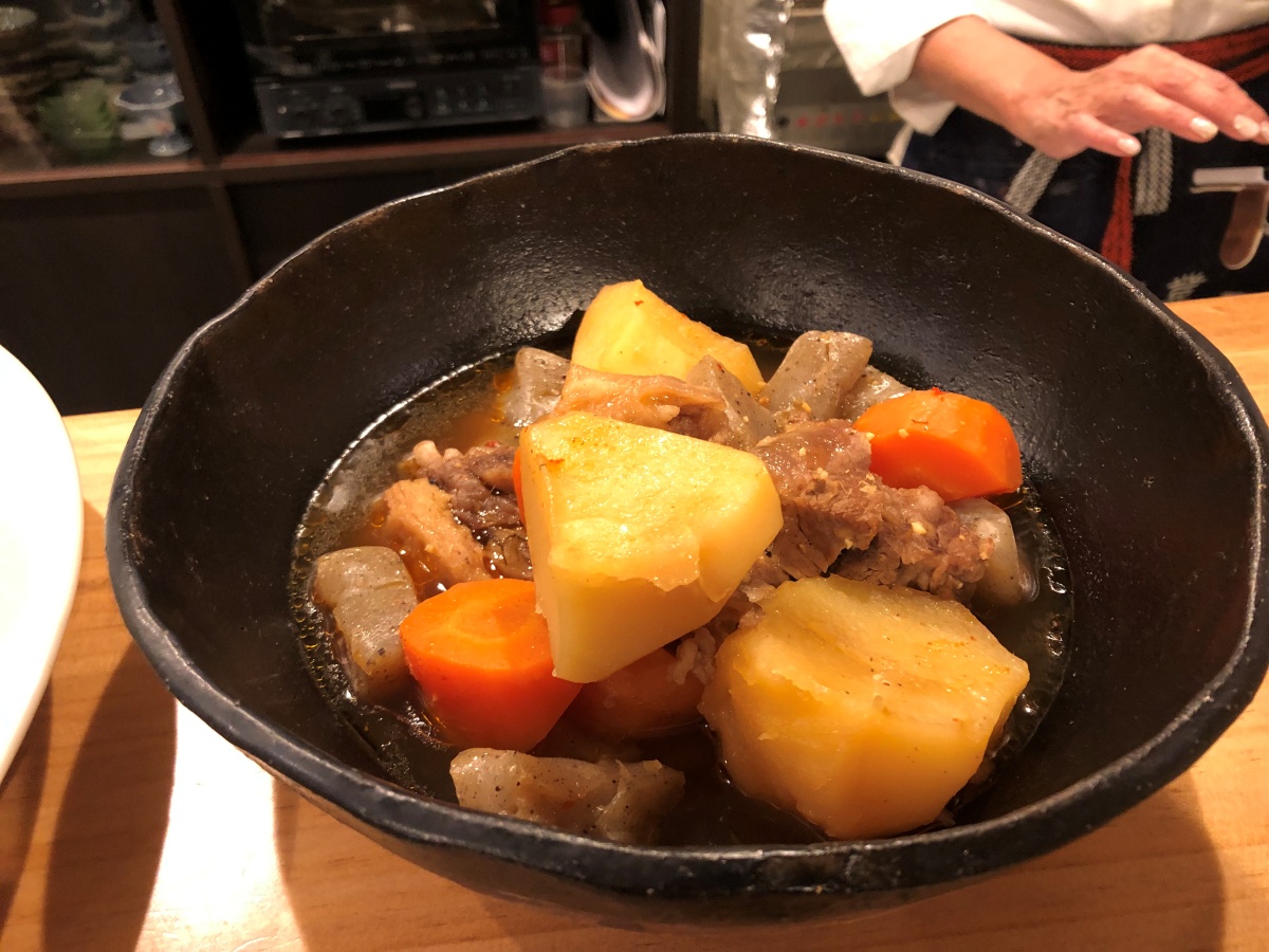 宮崎市ニシタチ中央通り、17:00から営業の居酒屋/料理屋、まめ皿の店みっちゃんの手作り料理